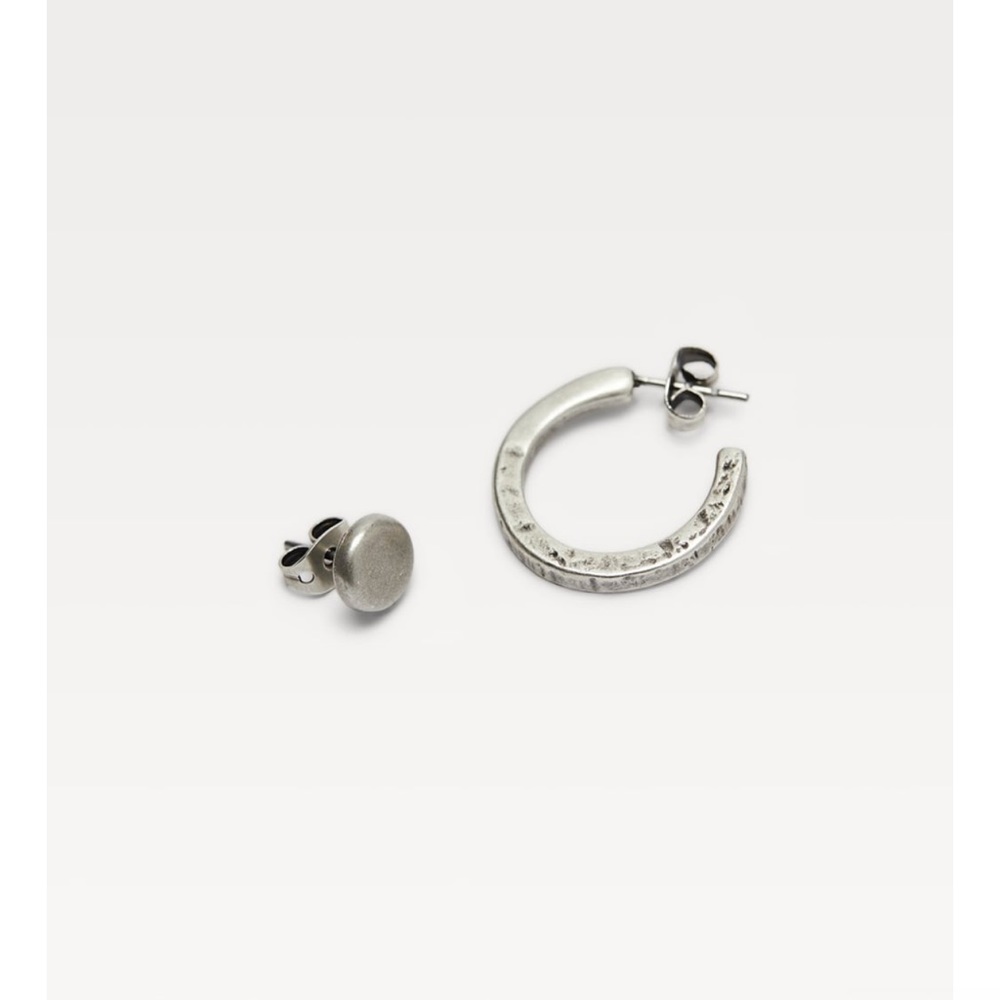 ✨SALE✨ ZARA pack of contrasting earnings ✨SALE✨